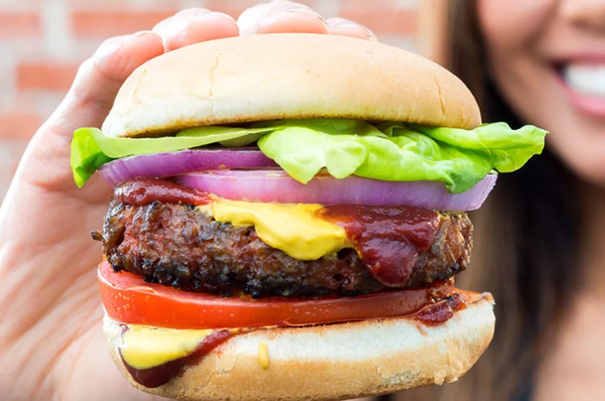 Port of Peri Peri signature dishes  PERI PERI BEYOND ® BURGER, The Sizzler, 1/4 Chicken: Breast & Wing, Peri Wings.